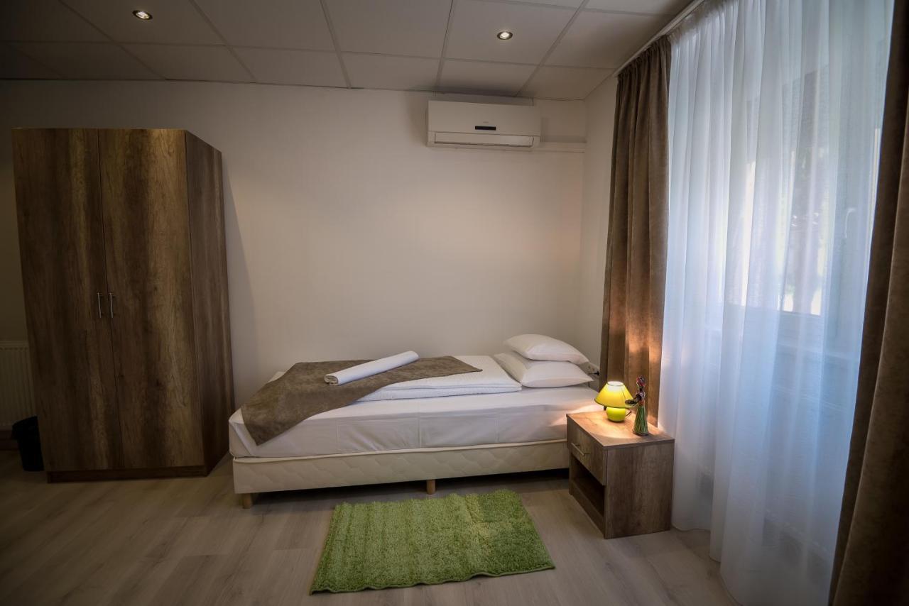 Mokka Apartman Szeged Bagian luar foto